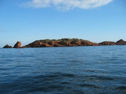 location saint raphael, villa bord de mer pied dans l'eau agay antheor