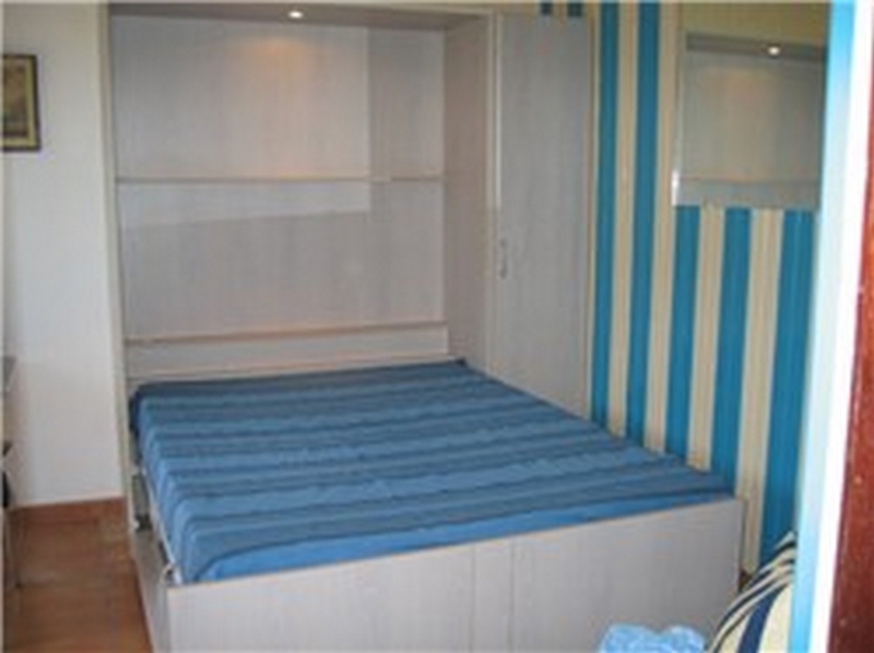 2 people studio Rental Boulouris french Coast.