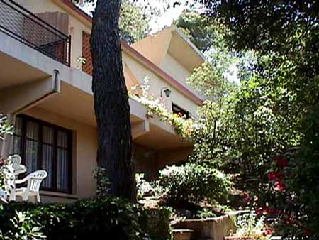 location appartements vacances Boulouris sur mer Var.Location appartements de vacances  Boulouris,location de studio,de trois pices dans un quartier calme  quelques minutes de la mer et des plages de Boulouris sur mer.